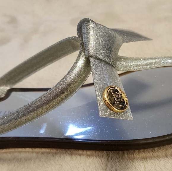 LOUIS VUITTON Silver Jelly Sandals for women in EU 38 Authentic - Picture 5 of 11
